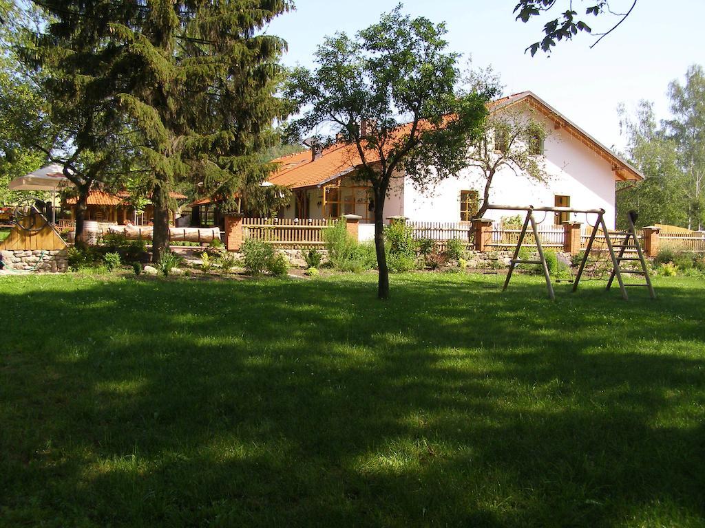 Hotel Na Statku Mirosov Mirosov  외부 사진
