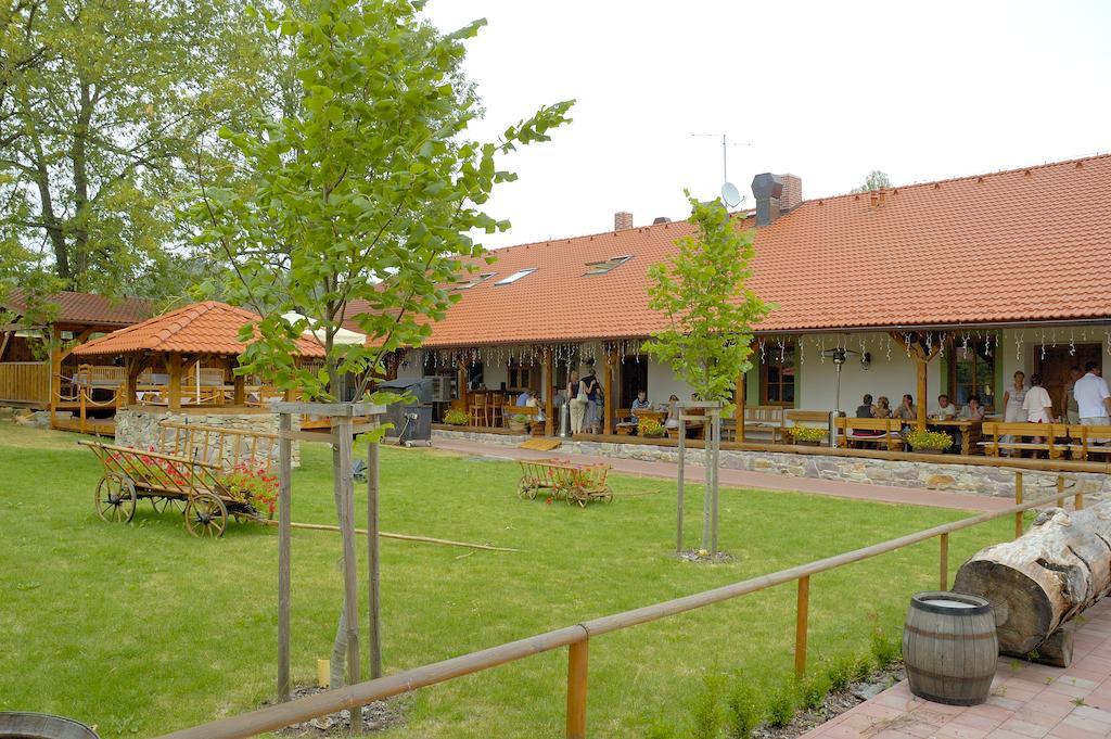 Hotel Na Statku Mirosov Mirosov  외부 사진
