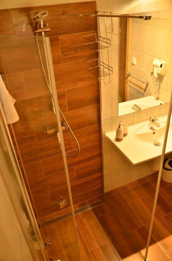 Hotel Na Statku Mirosov Mirosov  외부 사진